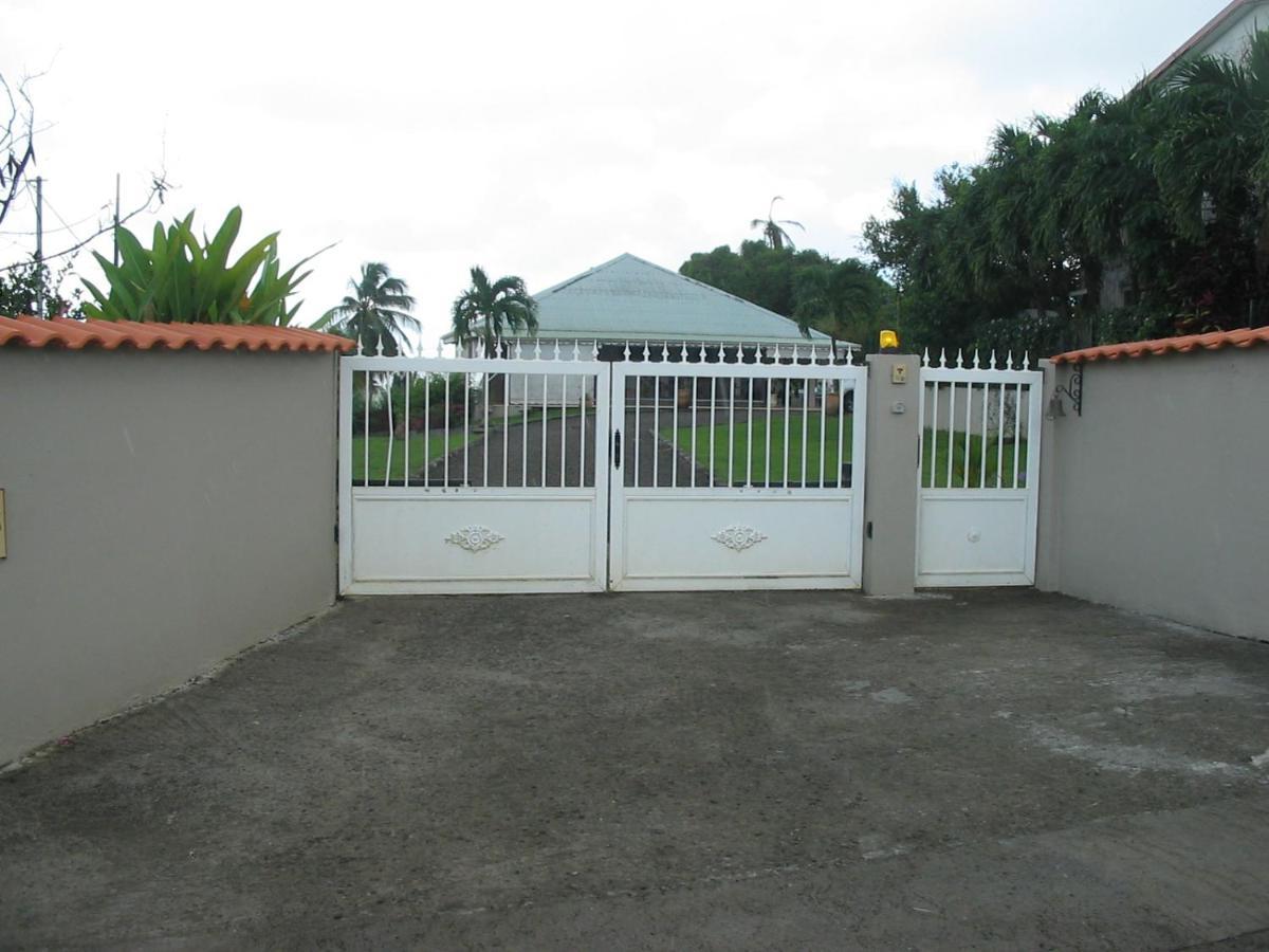 Petit Paradis Apartment Morne la Valeur Ngoại thất bức ảnh